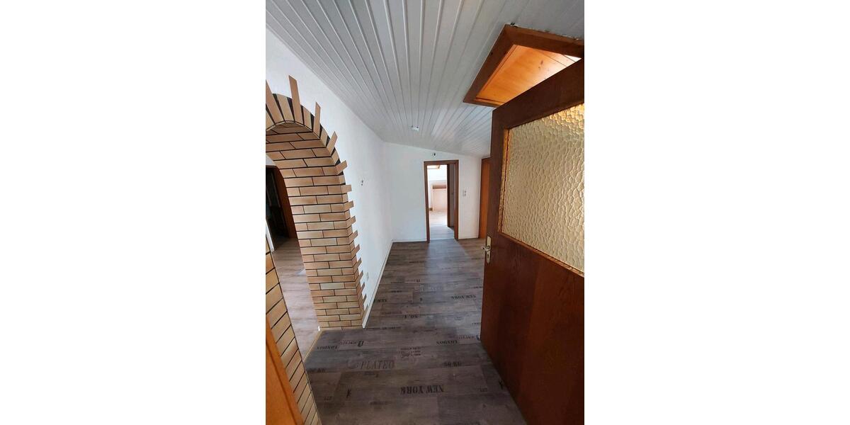 Dachgeschoßwohnung Birresborn - 4 Zimmer, 100 m&sup2;, 650&euro; | Angebot:26006248