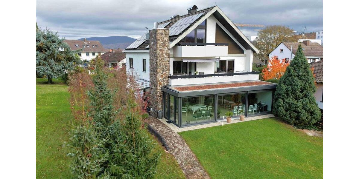 Ruhige Lage, großer Balkon: Großzügige 2-Zimmer-Wohnung in einem Zweifamilienhaus 2 zimmer