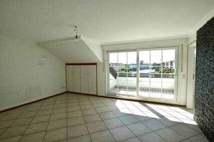 Dachgeschosswohnung mit Sonnenbalkon 3 zimmer