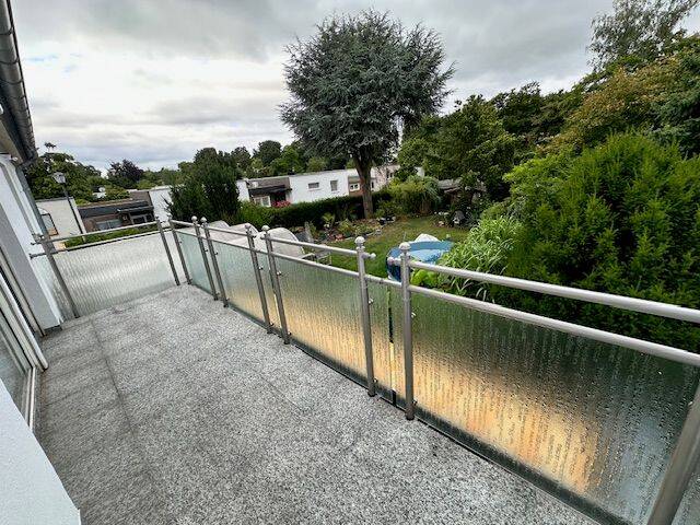 KÖLNER NORDEN HEIMERSDORF: renovierte 2 Zimmerwohnung mit Balkon