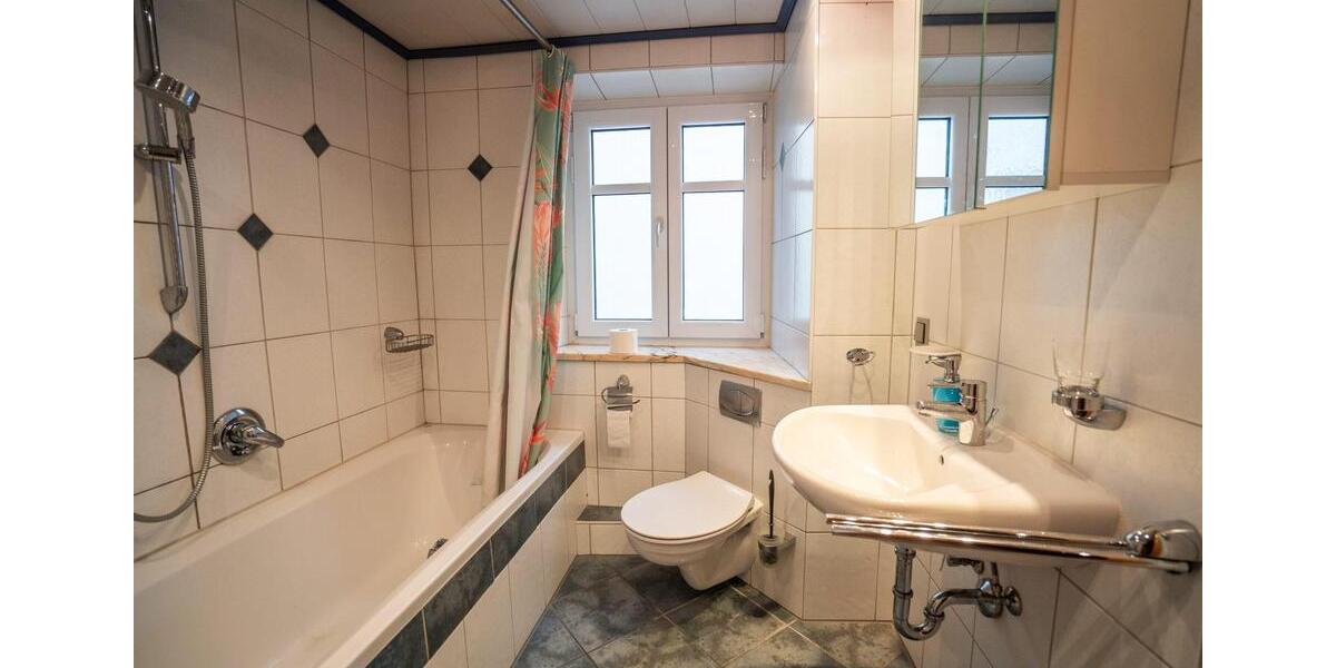 Wohnung und Haus in einem - saniertes Altstadthaus mit insgesamt 93m² in Lauinger Toplage 3 zimmer