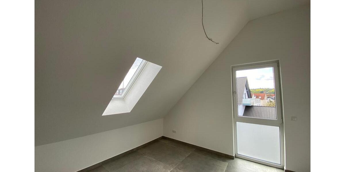 Dachgeschoßwohnung Elsenfeld - 3 Zimmer, 82 m&sup2;, 1.200&euro; | Angebot:24440440