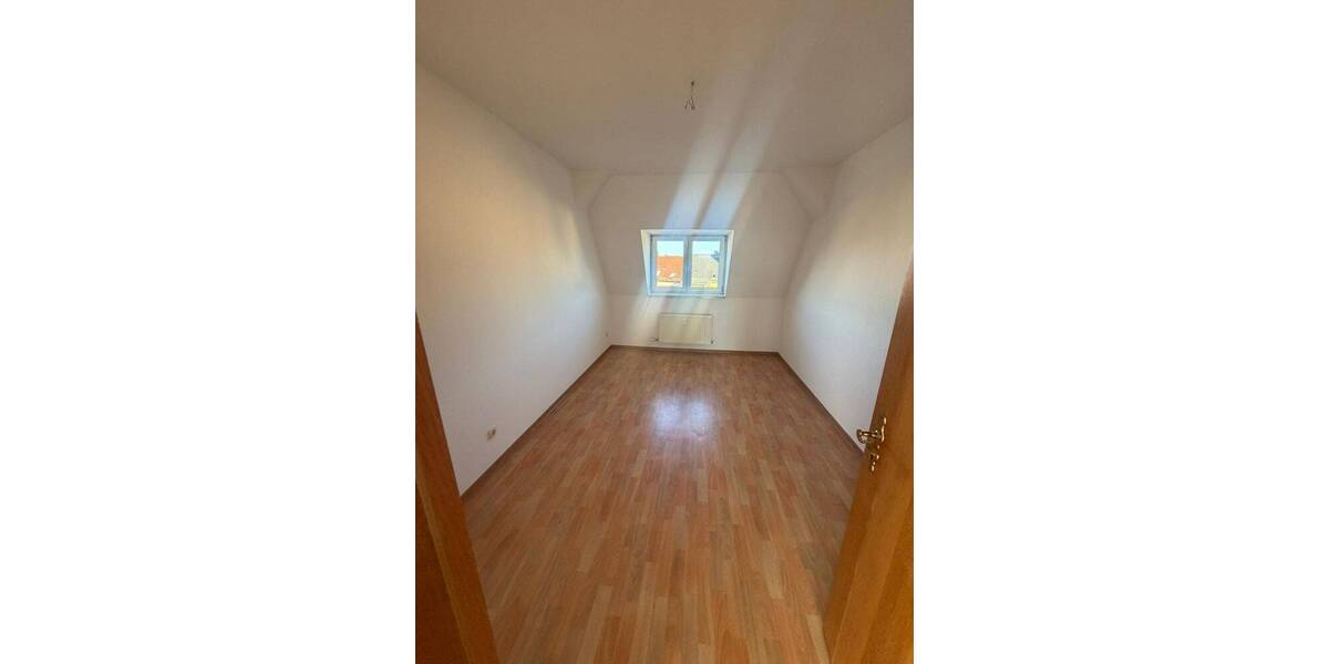 Etagenwohnung Altenburg Nord - 2 Zimmer, 38 m&sup2;, 250&euro; | Angebot:26787218