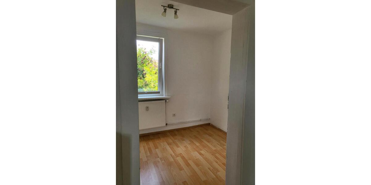 Erdgeschoßwohnung Lehrte - 4 Zimmer, 820&euro; | Angebot:23410219