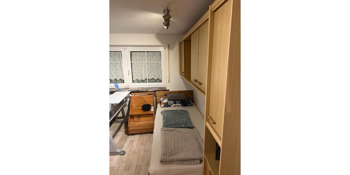 Etagenwohnung Hof Altstadt - 1 Zimmer, 27 m&sup2;, 418&euro; | Angebot:24953191