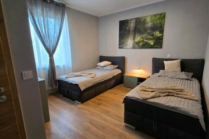 Möbliertes Zimmer mit eigenem Bad – All-Inclusive in Eitensheim