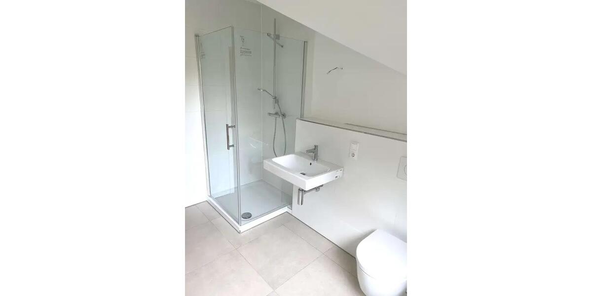 Dachgeschoßwohnung Halle - 3 Zimmer, 115 m&sup2;, 800&euro; | Angebot:25175266