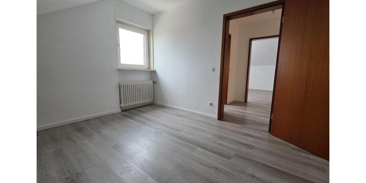 Dachgeschoßwohnung Waldsee - 4 Zimmer, 121 m&sup2;, 1.000&euro; | Angebot:24845356