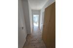 Helles 2-Zimmer-Apartment + Loggia, renoviert, offener Kochbereich, Wannenbad, neuer Boden, Aufzug