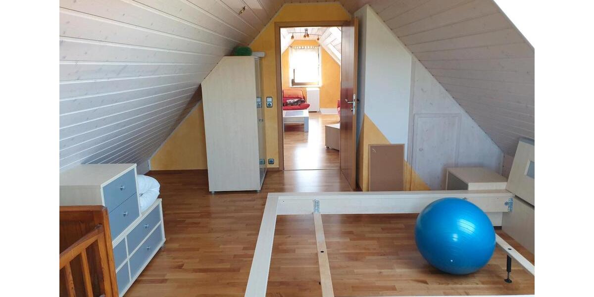 Neu renovierte 5 Zimmer Wohnung Mietshaus Mietwohnung 6 zimmer