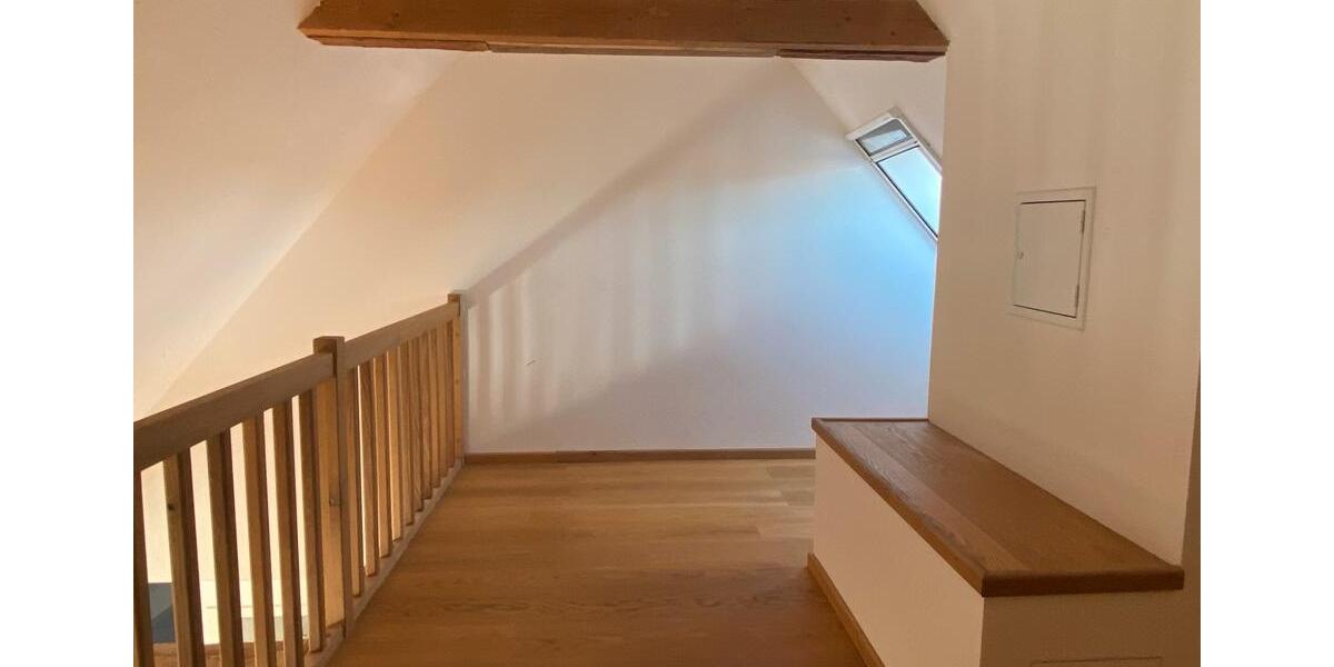 Dachgeschoßwohnung Pittenhart - 2 Zimmer, 45 m&sup2;, 600&euro; | Angebot:23848330