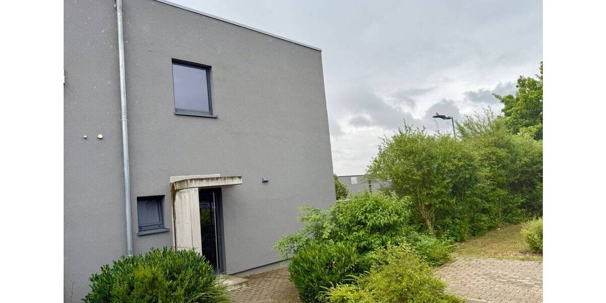 Gewerbeobjekt Würzburg Heuchelhof - 1 Zimmer, 122 m&sup2;, 1.450&euro; | Angebot:25667560