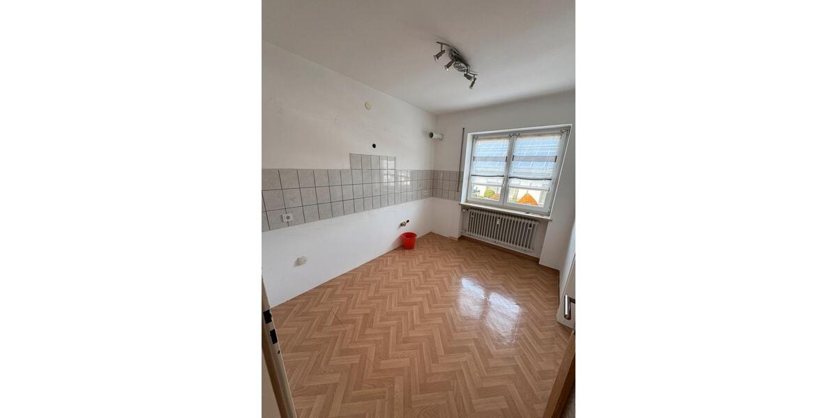 5 Zimmerwohnung Altbau 1. Obergeschoss 5 zimmer
