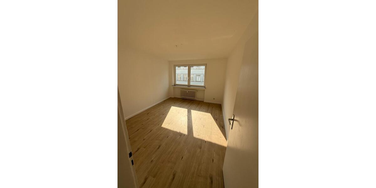 Etagenwohnung Krefeld Cracau - 3 Zimmer, 900&euro; | Angebot:22479544