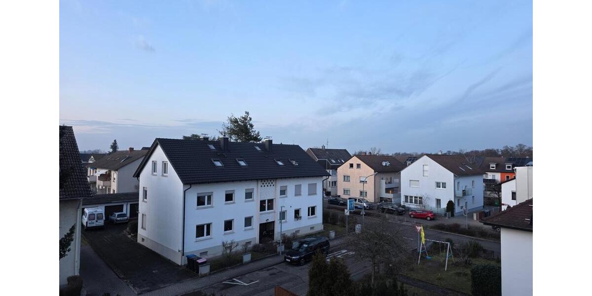 Dachgeschoßwohnung Karlsruhe Neureut - 3 Zimmer, 85 m&sup2;, 850&euro; | Angebot:25960844
