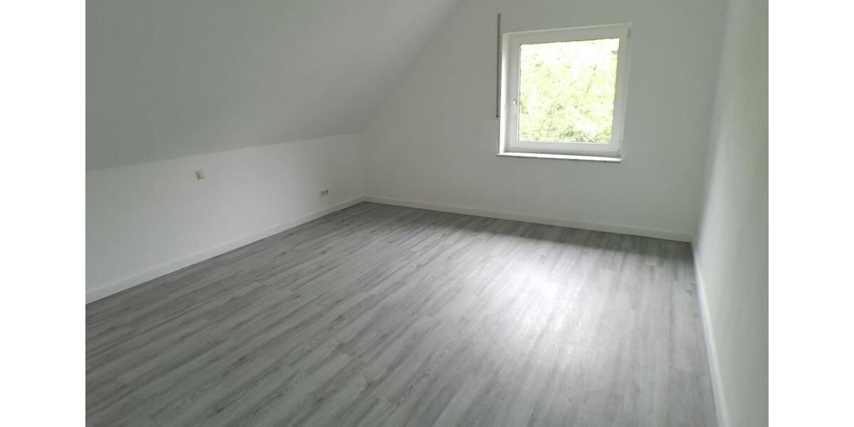 Dachgeschoßwohnung Itzehoe - 3.5 Zimmer, 81 m&sup2;, 900&euro; | Angebot:26029954