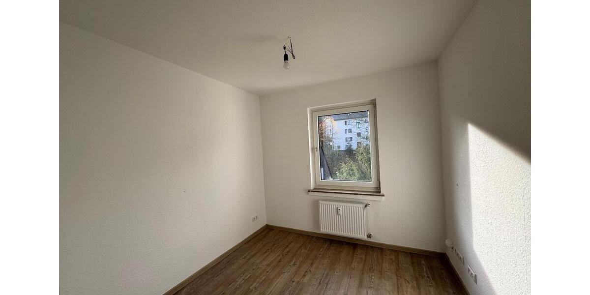 Etagenwohnung Siegen - 3 Zimmer, 71 m&sup2;, 639&euro; | Angebot:26645324