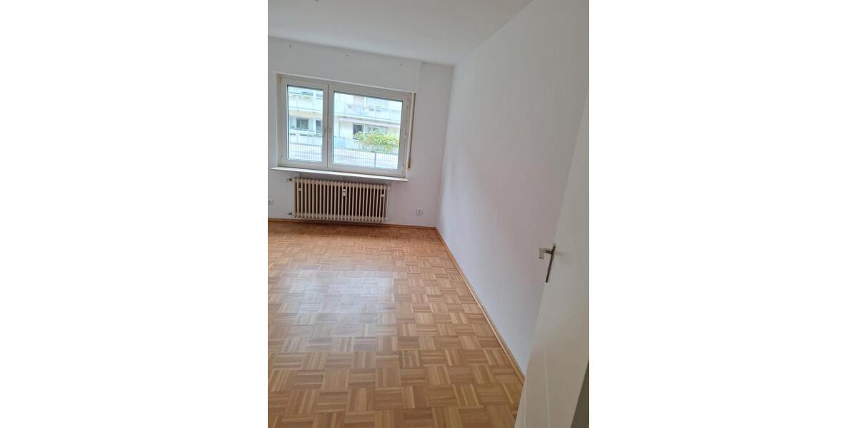 Erdgeschoßwohnung Frankfurt am Main Nord-West - 3 Zimmer, 84 m&sup2;, 1.350&euro; | Angebot:26639017