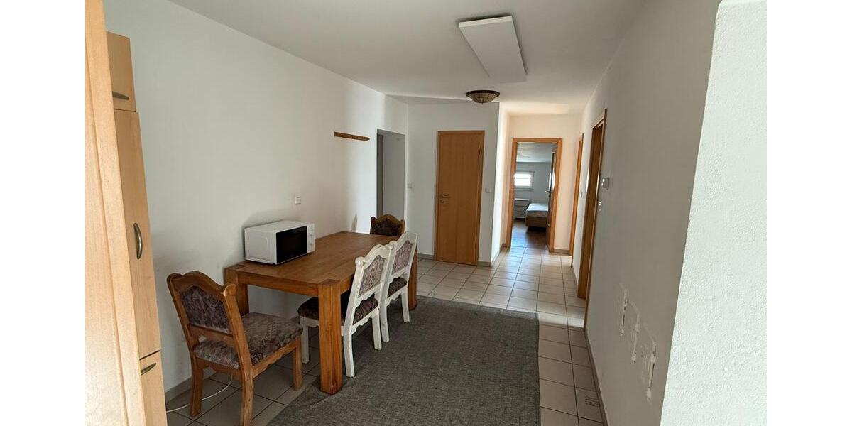 Etagenwohnung Weiherhammer - 4 Zimmer, 120 m&sup2;, 1.100&euro; | Angebot:25350113