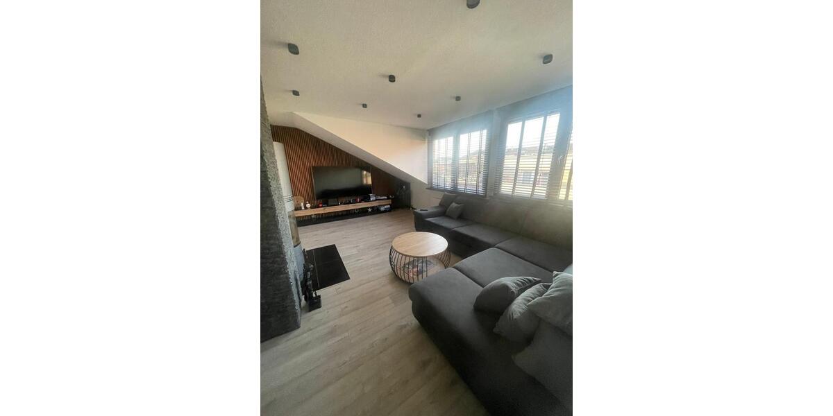 Dachgeschoßwohnung Pforzheim - 3 Zimmer, 75 m&sup2;, 1.000&euro; | Angebot:26702468