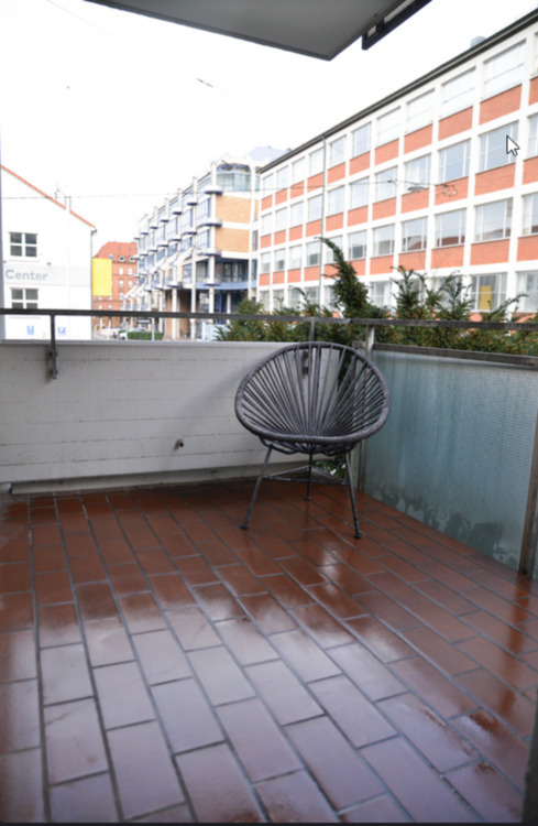 Großes WG-Zimmer mit Balkon in 3er-WG