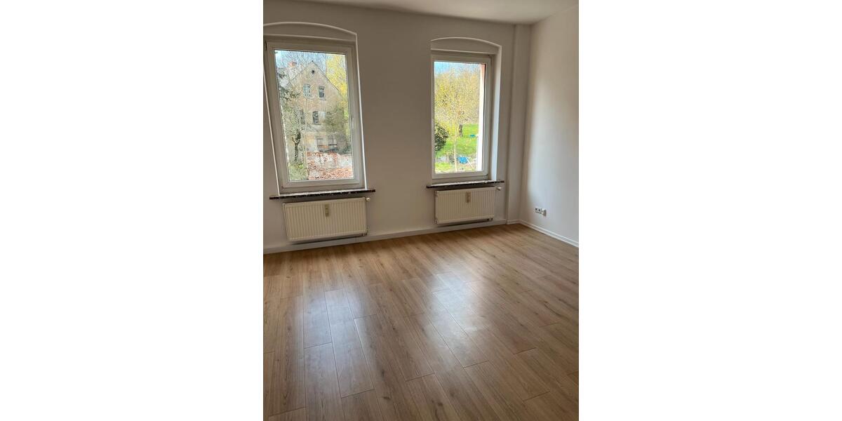 Etagenwohnung Crimmitschau - 4 Zimmer, 105 m&sup2;, 650&euro; | Angebot:25962394