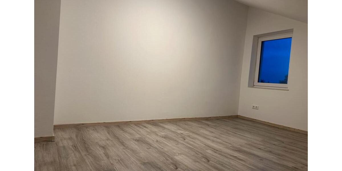 Dachgeschoßwohnung Frontenhausen - 2.5 Zimmer, 60 m&sup2;, 700&euro; | Angebot:25782838