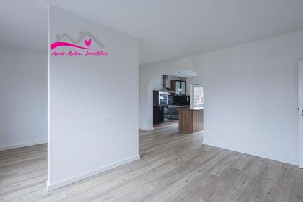 Wohnung Schortens - 6 Zimmer, 151 m&sup2;, 1.130&euro; | Angebot:25082888