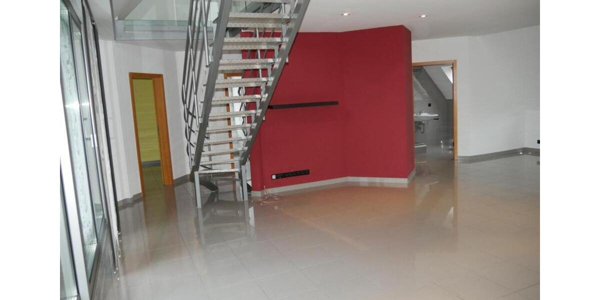 Moderne, helle Dachgeschosswohnung 2 Ebenen, 3,5 Zi. IdsteinWö. 3 zimmer