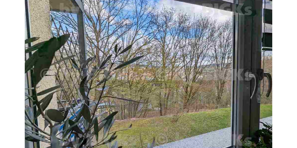 BIGKs: Suhl - Lautenberg - 4 Raum Wohnung Suhl,sep.Küche,Wannenbad, Balkon (-;) - Etagenwohnung Suhl Suhl Lautenberg | Angebot:27363187