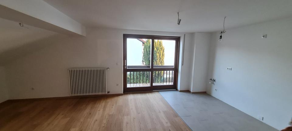 Dachgeschoßwohnung Arnstorf - 3.5 Zimmer, 80 m&sup2;, 670&euro; | Angebot:24592807