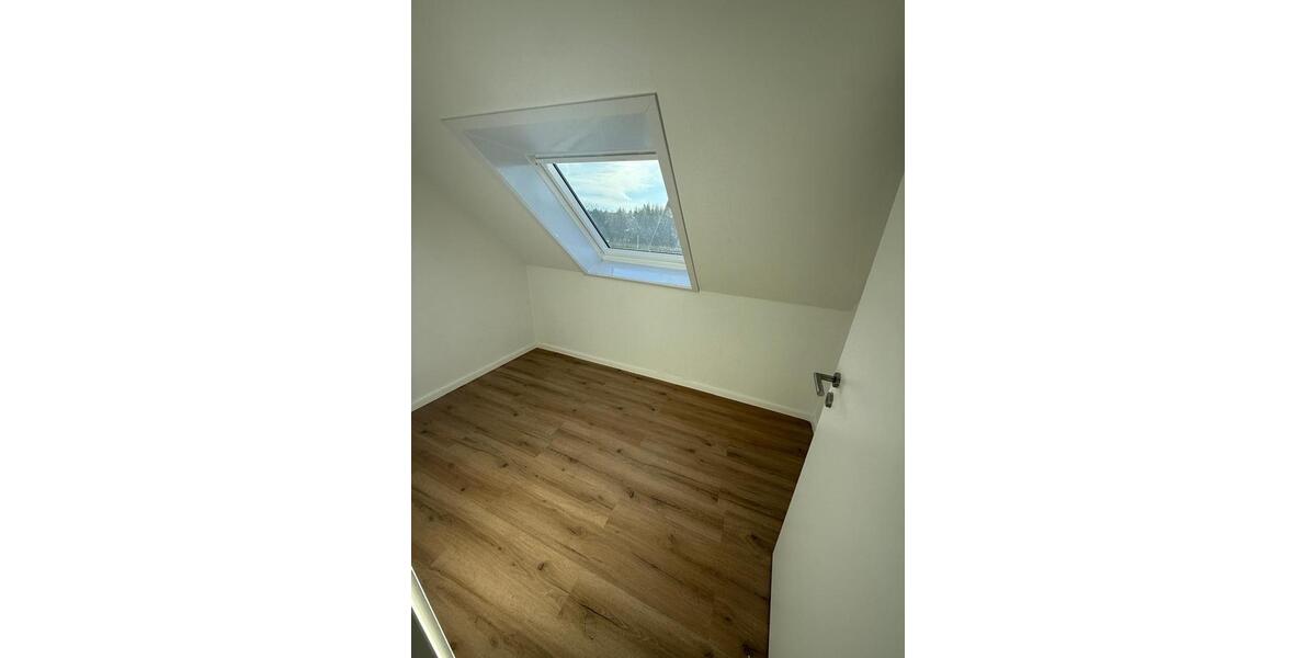 Etagenwohnung Bergen - 4 Zimmer, 100 m&sup2;, 950&euro; | Angebot:26445325
