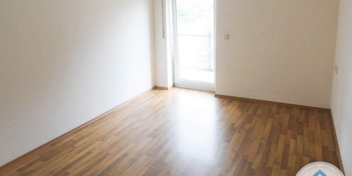 Etagenwohnung Zwickau Marienthal - 2 Zimmer, 60 m&sup2;, 330&euro; | Angebot:26155663