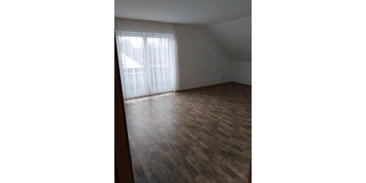 Etagenwohnung Freihung - 4 Zimmer, 90 m&sup2;, 700&euro; | Angebot:26089265
