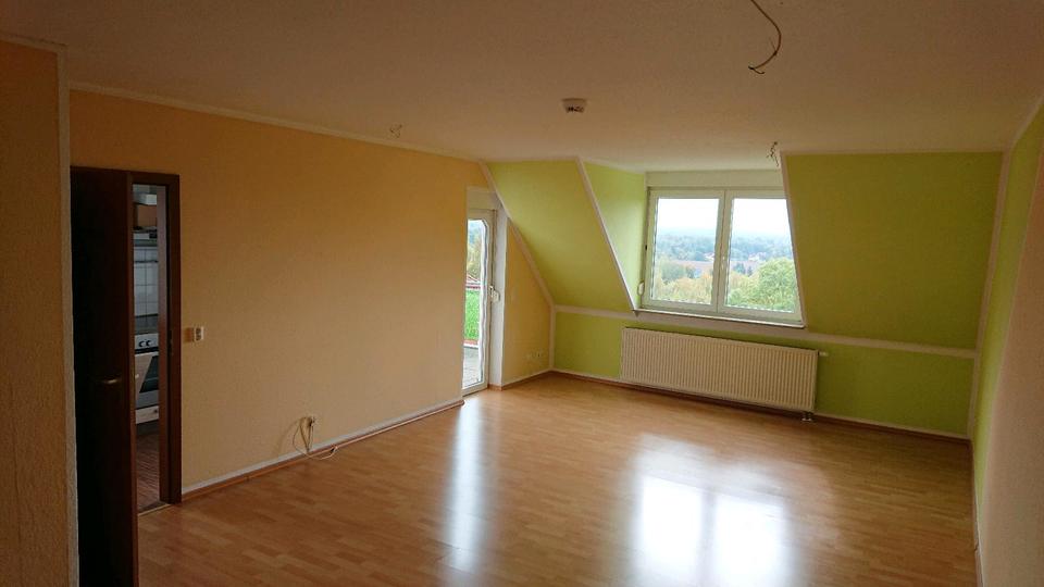 Schöne Maisonette-Wohnung, DG, Tiefgarage 4 zimmer
