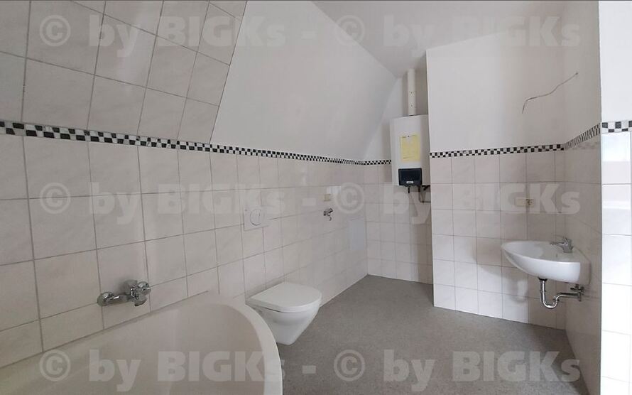 BIGKs - Zella-Mehlis: 3 Zimmer Wohnung, Wannenbad (;-) 3 zimmer