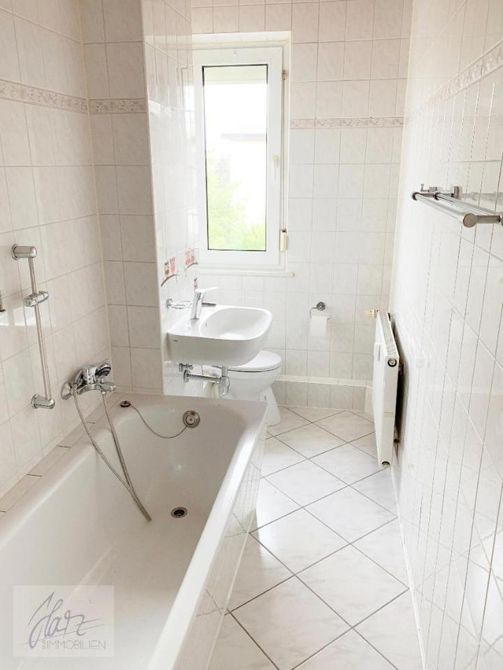 ***3-RAUMWOHUNG MIT EINBAUKÜCHE*** und Tageslichtbad mizt Wanne ab 1025 zu vermieten