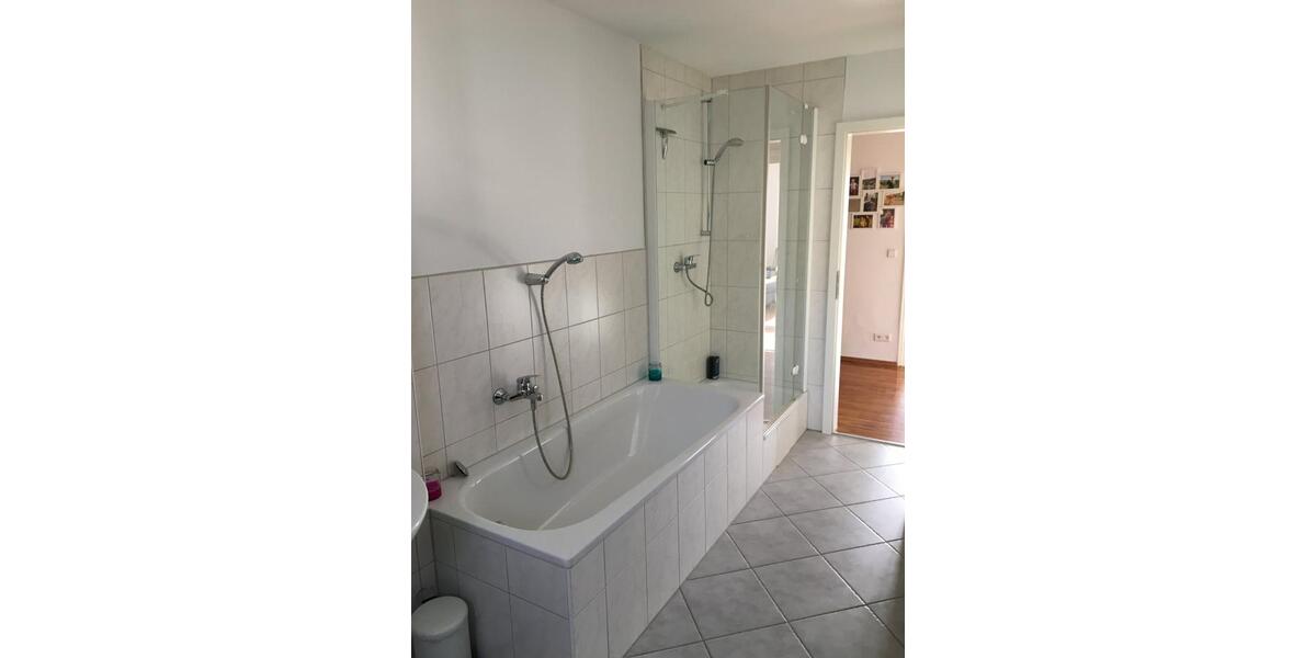 Dachgeschoßwohnung Ellefeld - 5 Zimmer, 93 m&sup2;, 400&euro; | Angebot:25302933