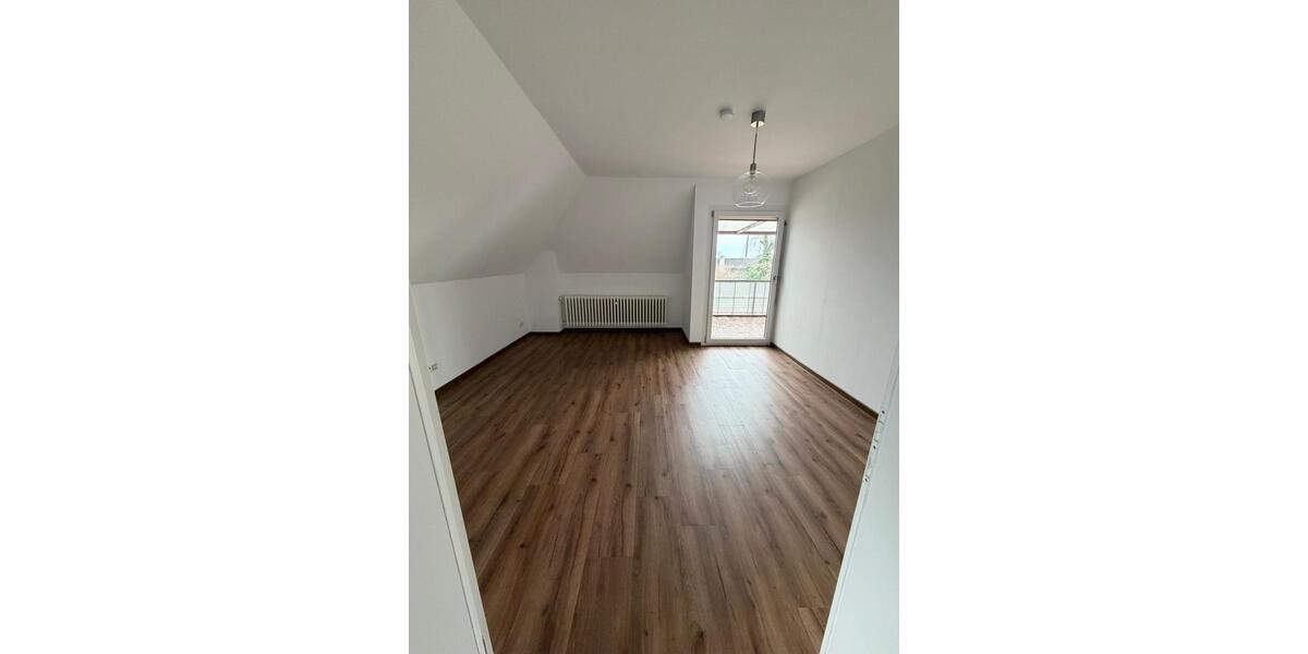 Zentrale 4-Zimmer Wohnung mit Balkon und Stellplatz 4 zimmer