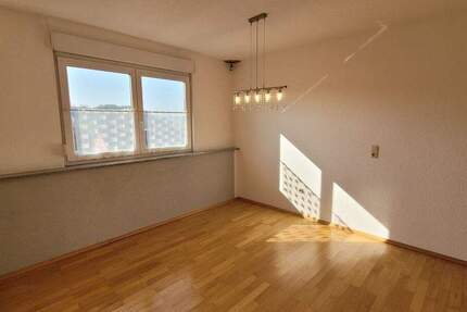 Wohnung Kirchheim - 4 Zimmer, 130 m&sup2;, 980&euro; | Angebot:25845446