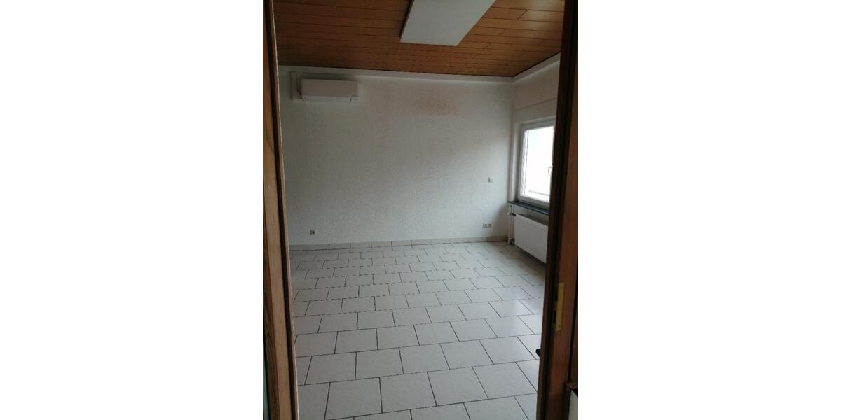 Etagenwohnung Fürth - 3 Zimmer, 80 m&sup2;, 600&euro; | Angebot:25473206