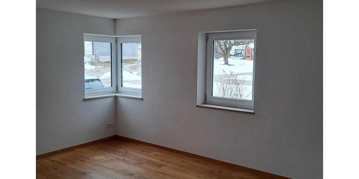 Erdgeschoßwohnung Eiselfing - 3 Zimmer, 85 m&sup2;, 1.200&euro; | Angebot:24640121