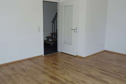 Haus zum Mieten in Husum 1.120,68 € 93.39 m² 4 zimmer
