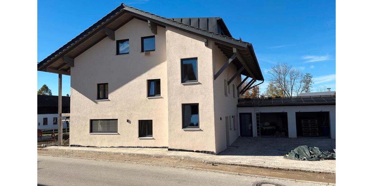 Neue großzügige 3-Zi.-Wohnung mit Fußbodenheizung und breitem Südbalkon mit Freisitz und Garage 3 zimmer