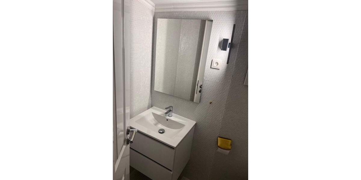 Etagenwohnung München Schwanthalerhöhe - 3 Zimmer, 121 m&sup2;, 2.300&euro; | Angebot:25669108