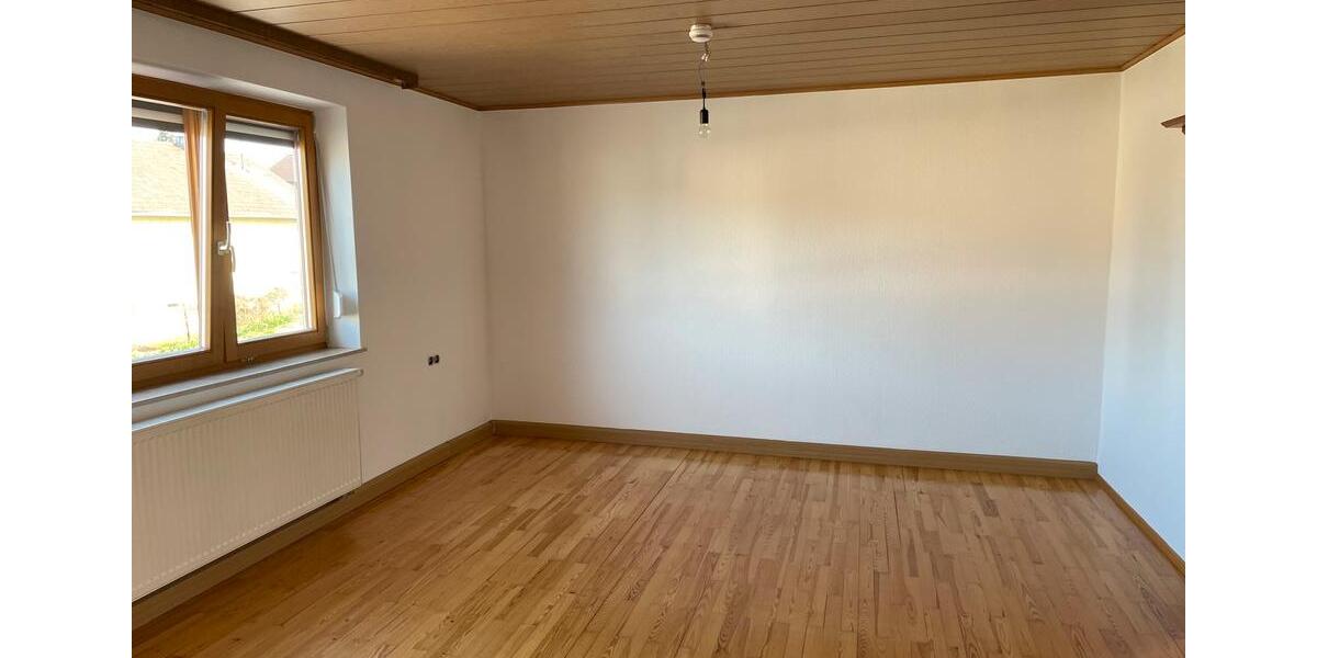 Etagenwohnung Deggendorf - 4 Zimmer, 90 m&sup2;, 720&euro; | Angebot:26247651