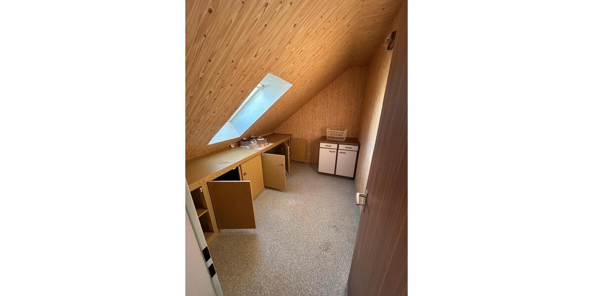 Etagenwohnung Waldsassen - 4 Zimmer, 100 m&sup2;, 1.000&euro; | Angebot:25516193