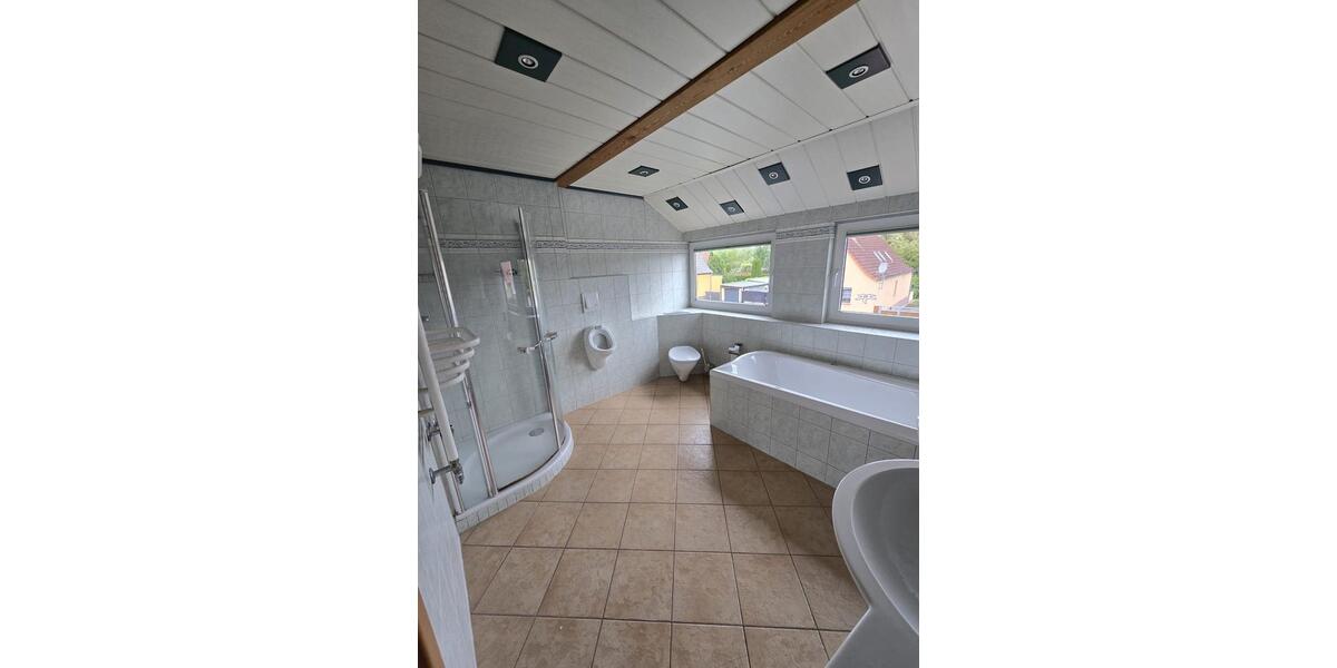 Etagenwohnung Jerichow - 6 Zimmer, 198 m&sup2;, 1.300&euro; | Angebot:26561573