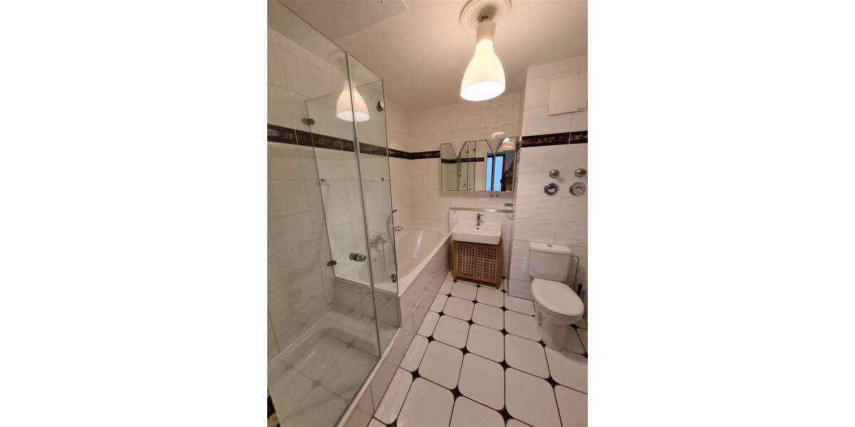 Etagenwohnung Hürth Efferen - 3 Zimmer, 109 m&sup2;, 1.200&euro; | Angebot:24814908