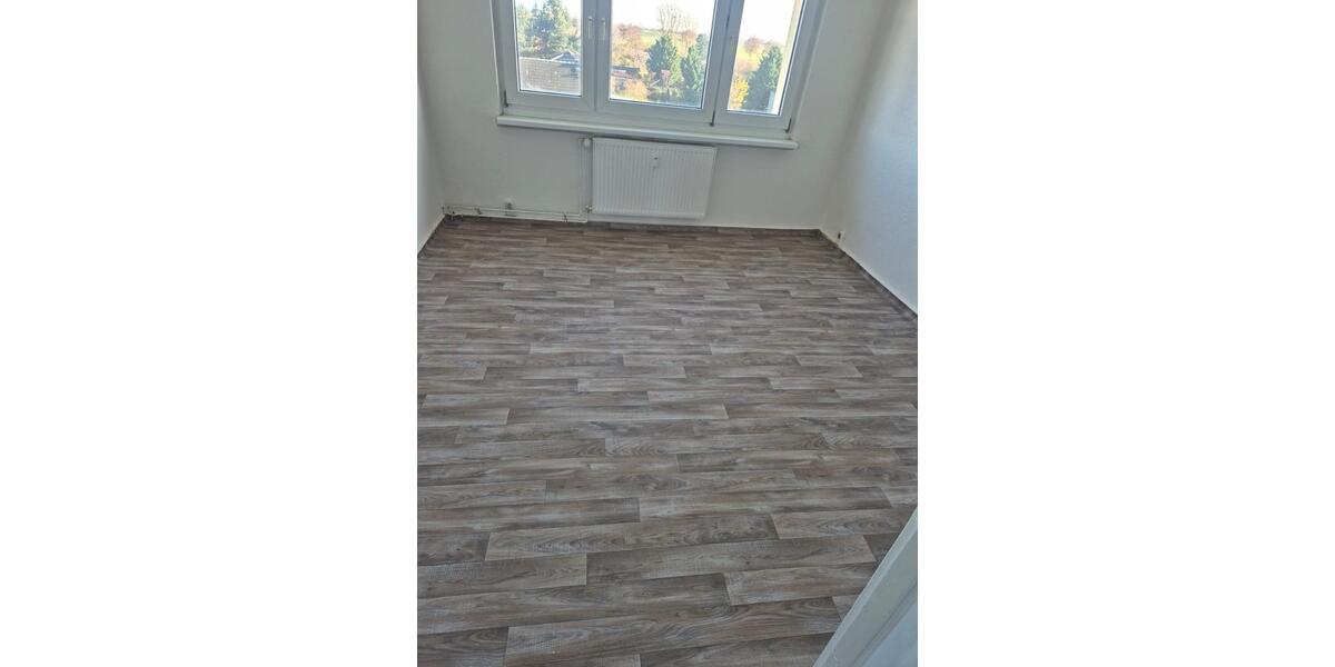 Etagenwohnung Burg Stargard - 3 Zimmer, 60 m&sup2;, 303&euro; | Angebot:25803770